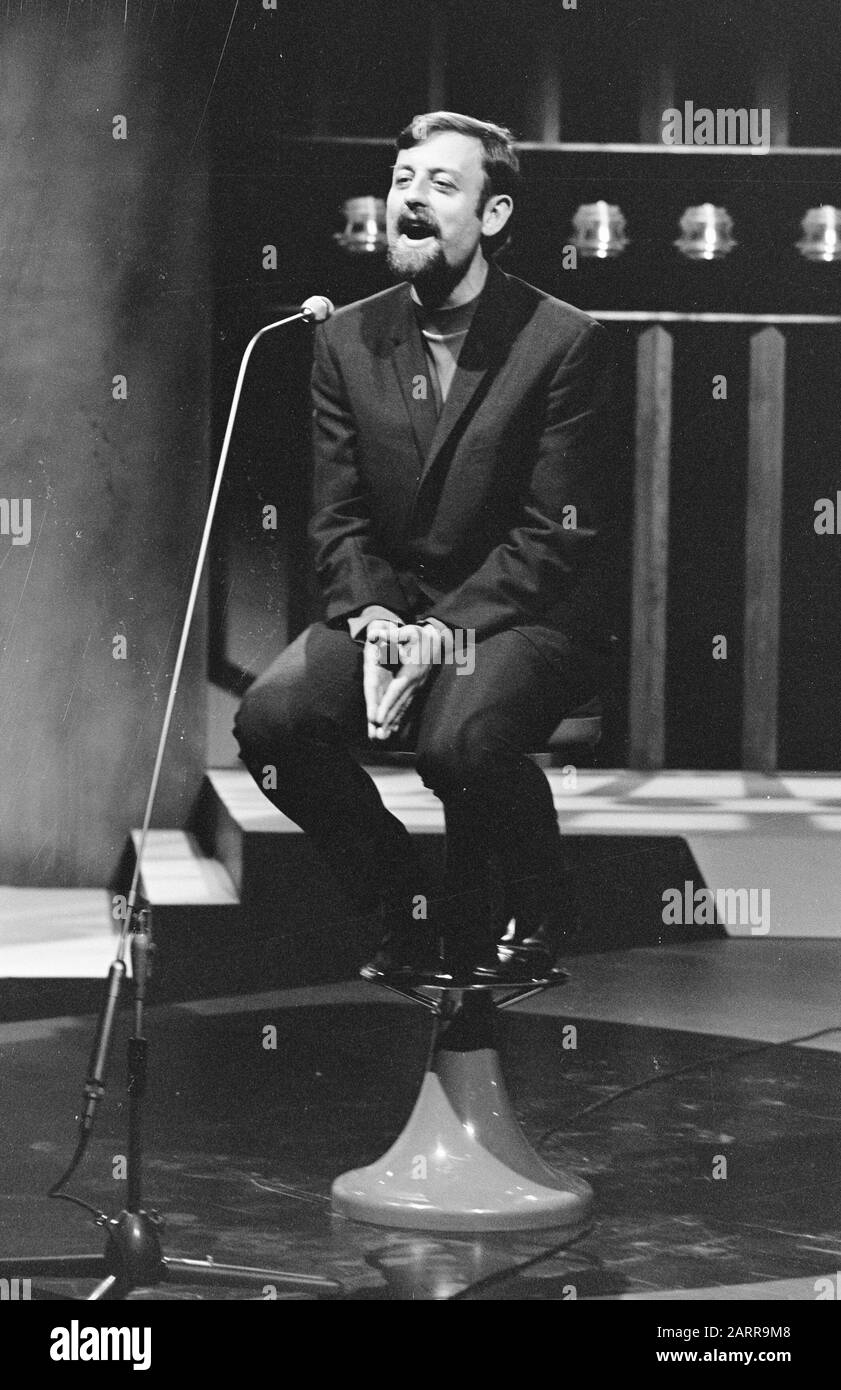 TV-Show Trio Roger Whittaker Singt Datum: 11. September 1968 Schlagwörter: Unterhaltungsprogramme, Sänger persönlicher Name: Whittaker, Roger Stockfoto