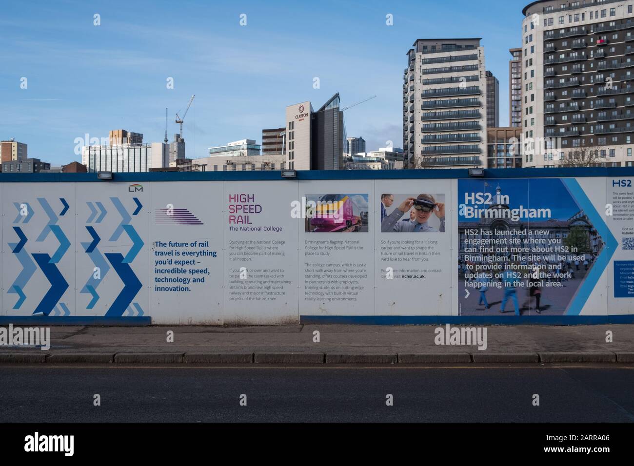 Die Bauarbeiten an der HS2-Straße rund um die Curzon Street in Eastside, Birmingham, Großbritannien werden fortgesetzt Stockfoto