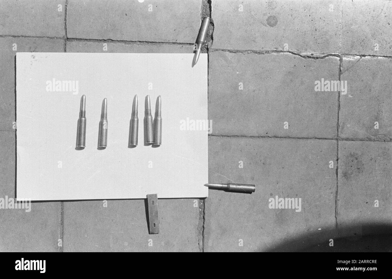 Waffenarsenal und Artillerie: Ambarawa, Bringin, Salatiga Salatiga: Dumdumdumbullets in gefangenen TNI-Soldaten gefunden Datum: Juli 1947 Ort: Indonesien, Niederländisch-Indien Stockfoto