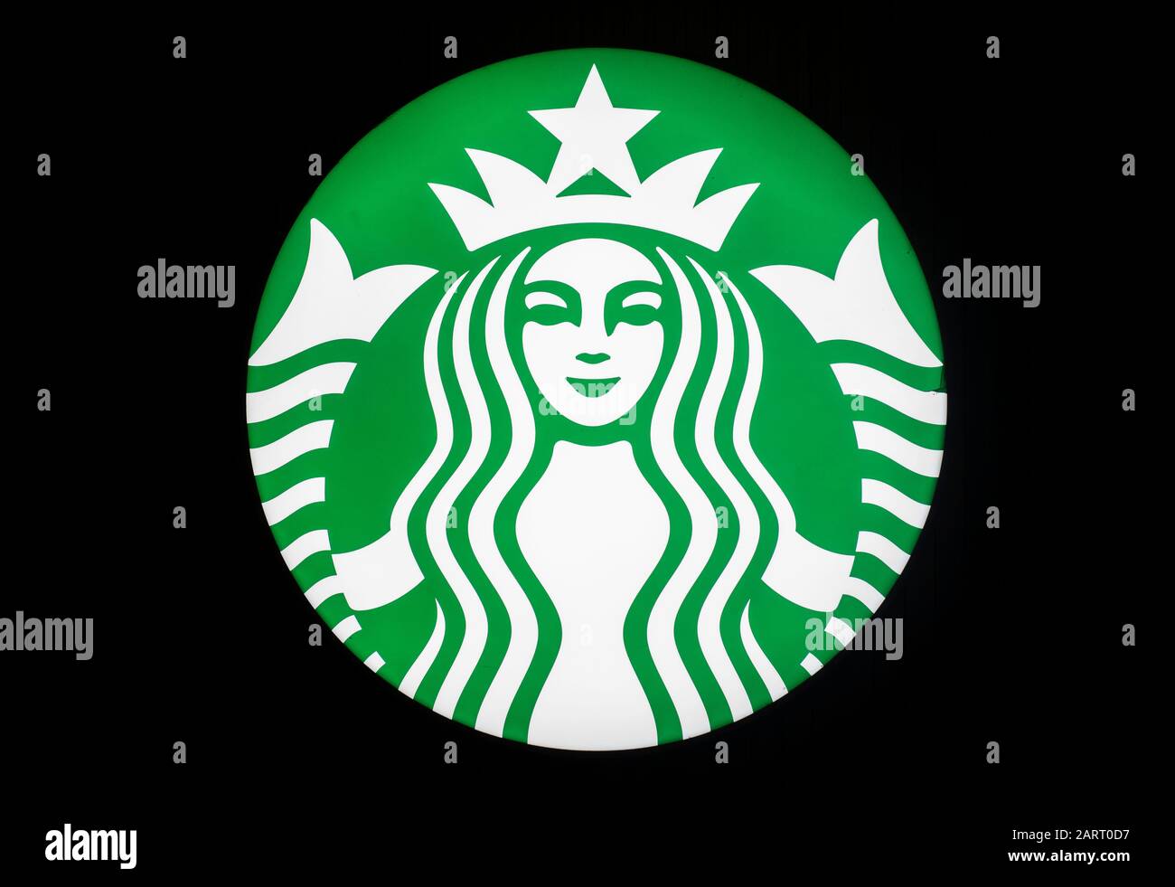 Amerikanischen multinationalen Kette Starbucks Kaffee Logo in Hong Kong gesehen. Stockfoto