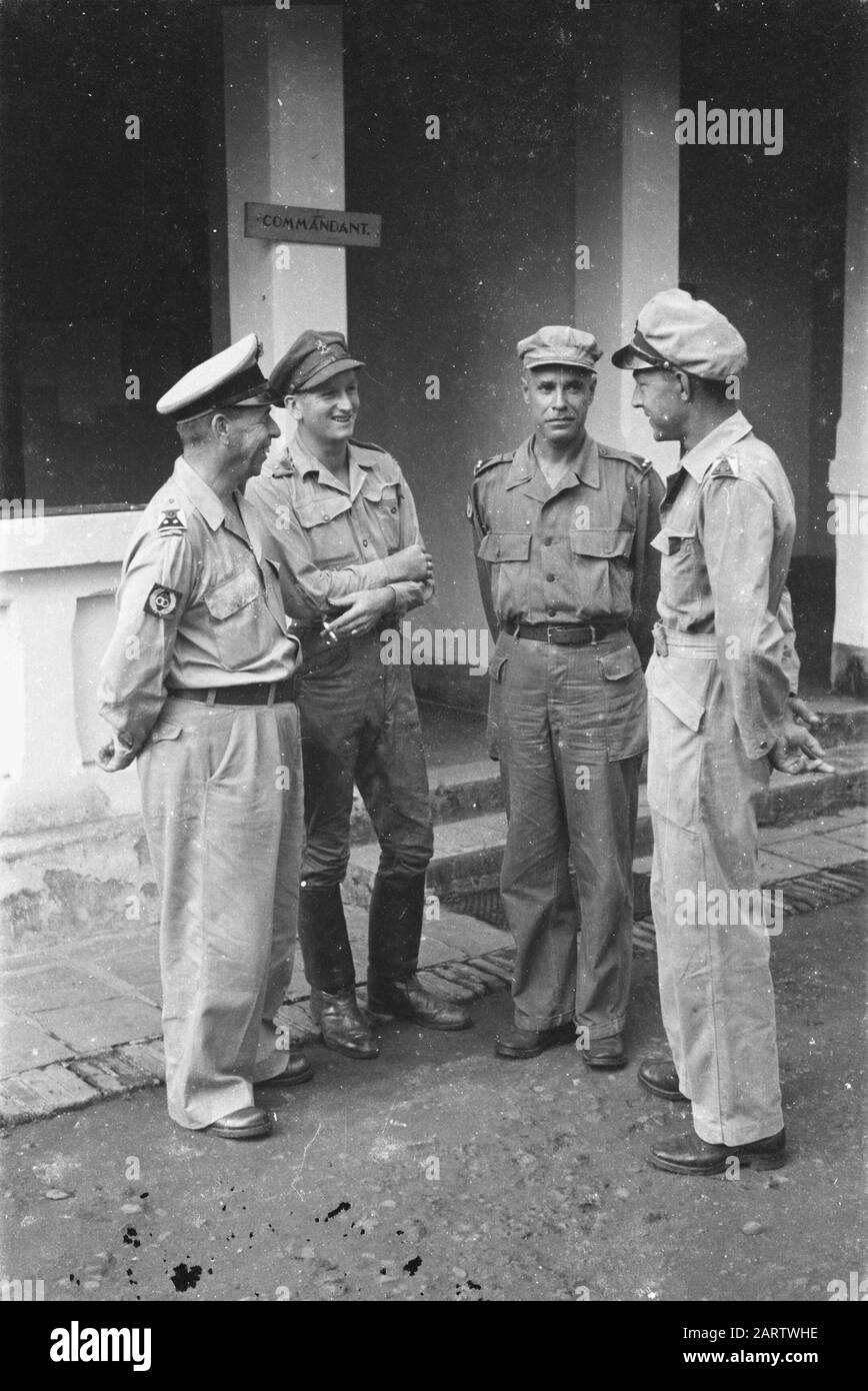 Schulausbildung Fahrer und Motorradfahrer (S.O.B.M.) bei Bandoeng Mitarbeitern der Schule. Datum: April 1947 Ort: Bandung, Indonesien, Niederländisch-Ostindien Stockfoto