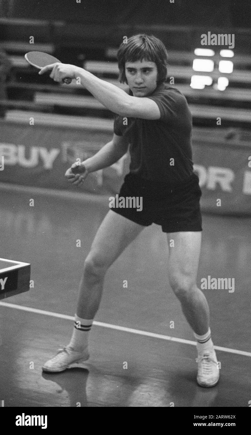 Training für Tischtennis-Europameisterschaften in Energiehal in Rotterdam; Weltmeister Stellan Bengtsson (Schweden) im Einsatz; Stockfoto