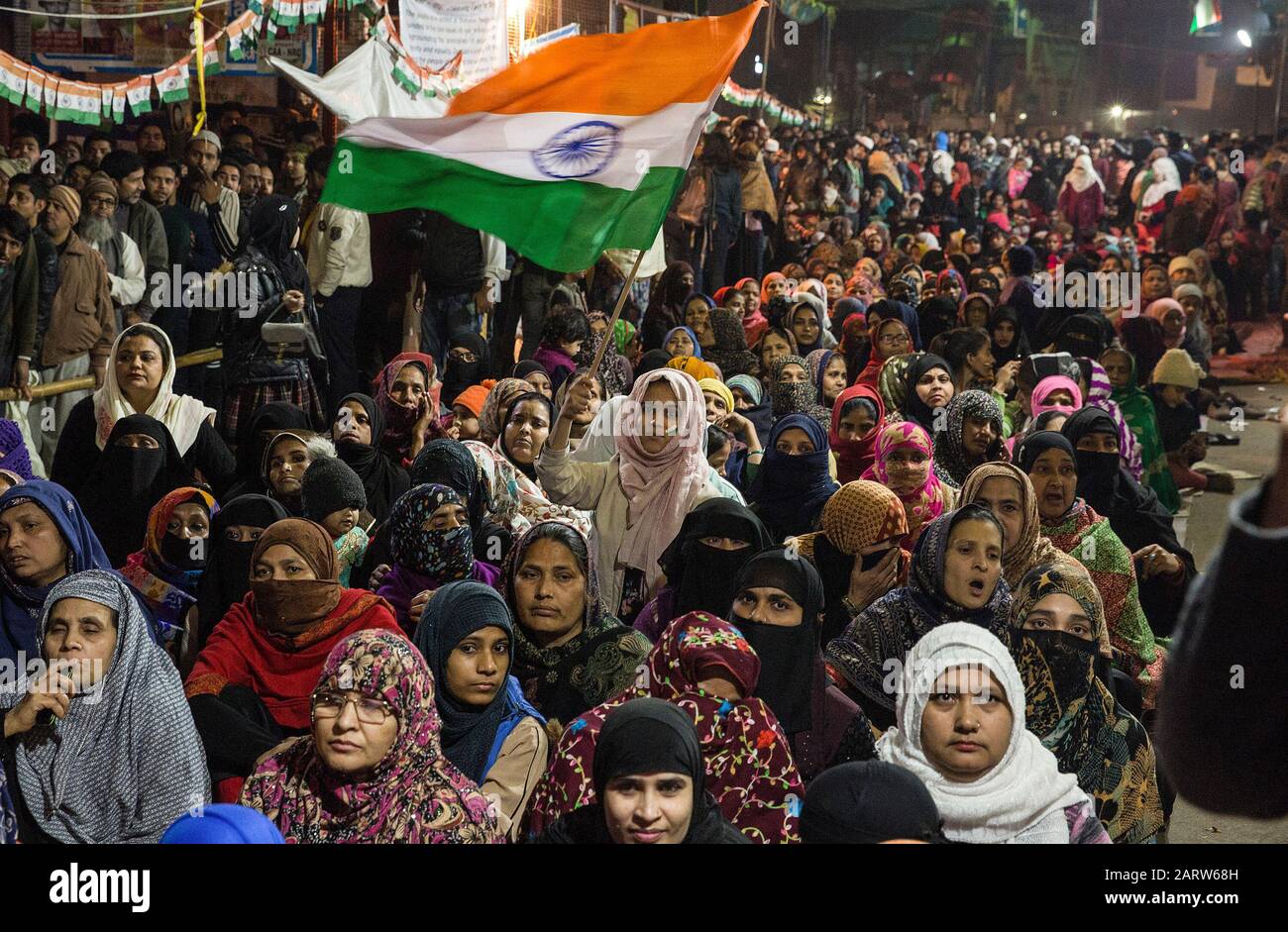 Neu-Delhi, Indien. Januar 2020. Indische Frauen nehmen am 29. Januar 2020 an einem Protest gegen das umstrittene neue Staatsbürgerschaftsgesetz Indiens in Neu-Delhi, Indien Teil. Der Protest ist Teil der anhaltenden großen Proteste, die in den letzten mehr als einem Monat hier gegen das neue Bürgerschaftsgesetz vorgegangen sind, das von der von der hinduistisch-nationalistischen Bharatiya Janata Party (BJP) geführten Regierung verabschiedet wurde. Credit: Javed Dar/Xinhua/Alamy Live News Stockfoto