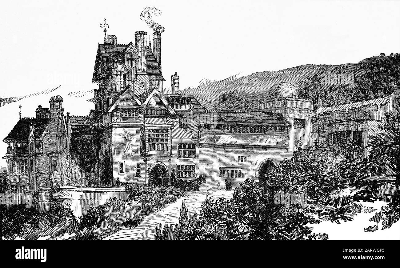 Cragside, in der Nähe von Rothbury in Northumberland, England, der Heimat von William George Armstrong (1810- 1900) Besitzer des Armstrong-Whitworth, arbeitet Elswick an Tyneside. Das Anwesen mit 1.729 Morgen hatte fünf künstliche Seen, die zur Erzeugung von Wasserkraft verwendet wurden, und das Haus war das erste der Welt, das durch Wasserkraft angezündet wurde, und verwendete Glühlampen, die vom Erfinder Joseph Swan bereitgestellt wurden. Stockfoto