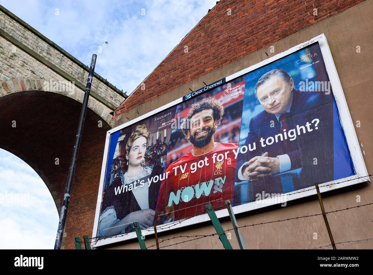 NowTV Billboard auf Der Seite des Gebäudes In Mansfield Nottinghamshire, Großbritannien. Stockfoto