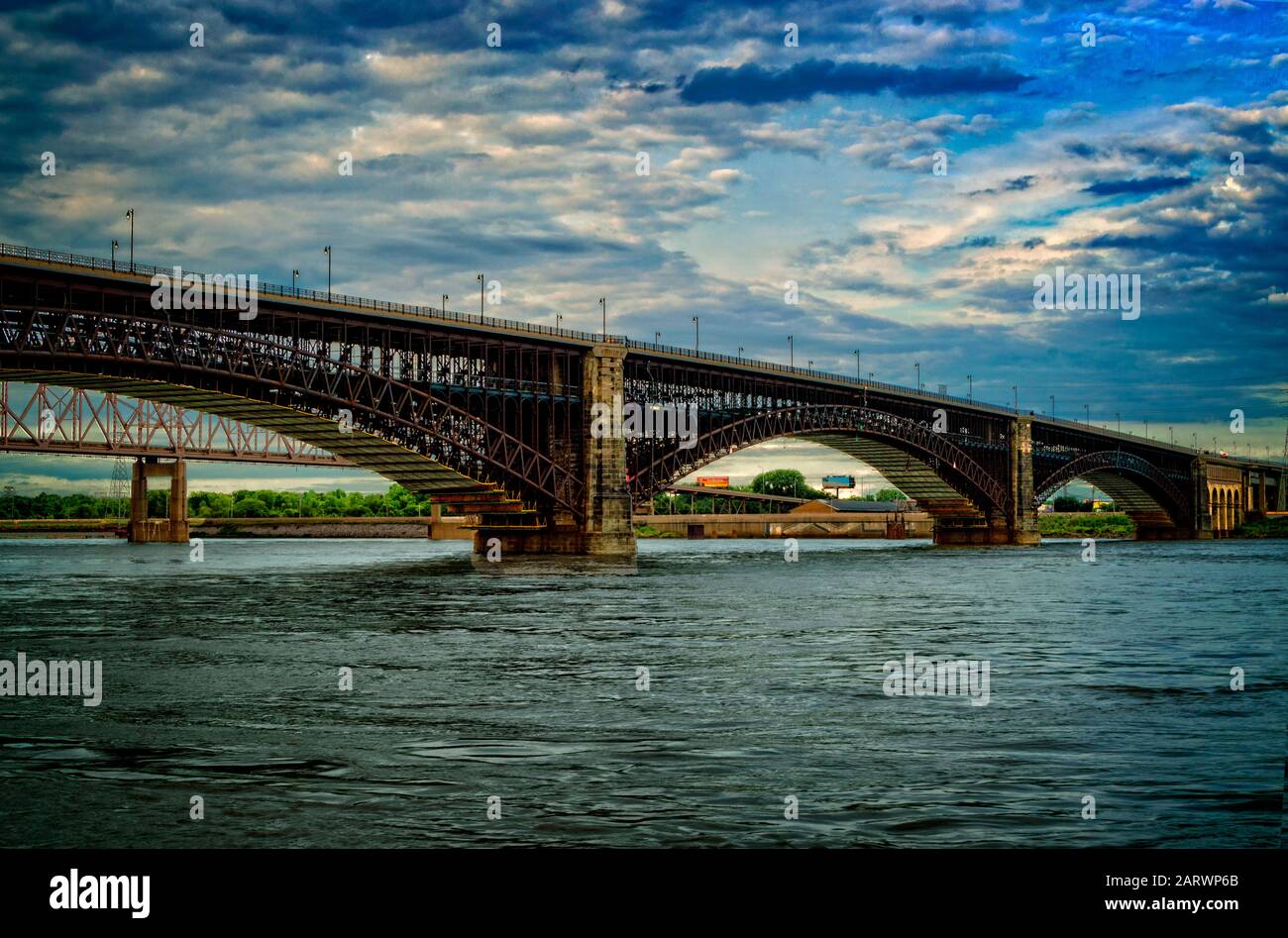 EADS Bridge von der St. Louis Seite über den Mississippi River Stockfoto