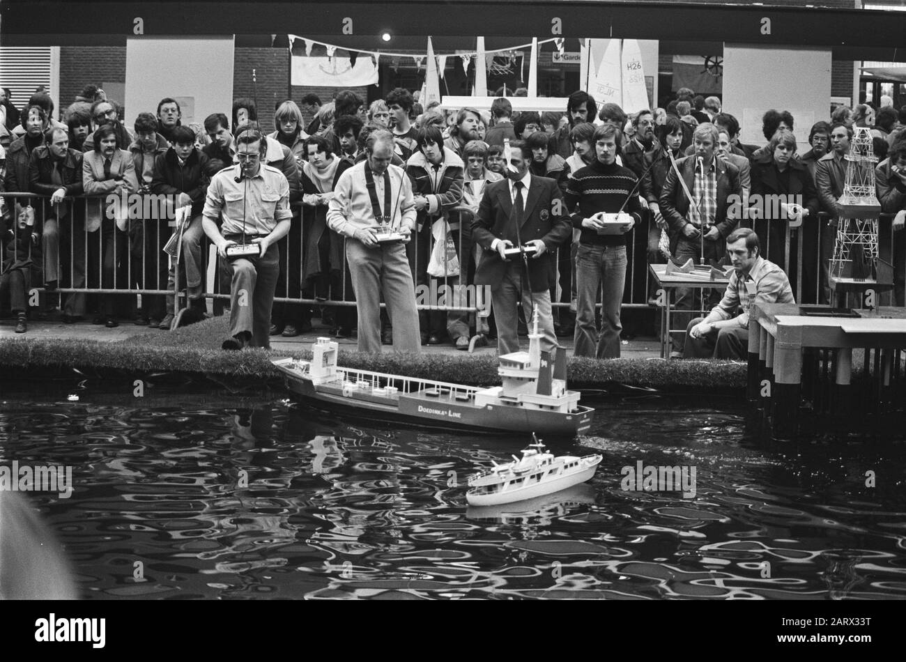 Ausstellungstechnik und Freizeit; radiographisch gesteuerte Boote Datum: 23. März 1978 Schlagwörter: Ausstellungen Stockfoto