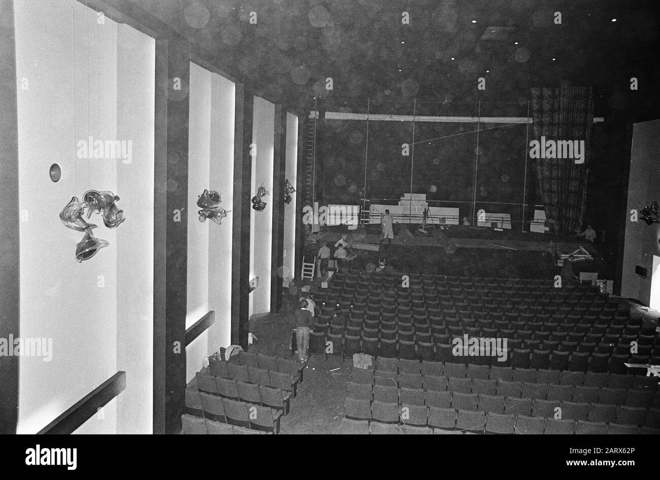 Abschluss des Baus des neuen Rembrandt-Theaters, vermutlich in Amsterdam Theaterzaal Datum: 29. august 1966 Standort: Amsterdam, Noord-Holland Schlüsselwörter: Theater Stockfoto