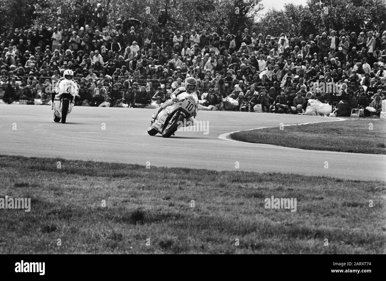 TT Assen 1978 TT Assen. 500 cc Klasse. Johnny Cecotto (l) und Wil Hartog in Aktion Datum: 24. Juni 1978 Ort: Axis Keywords: Motorrennen, Motorsport-Personenname: Cecotto, Johnny, Hartog, Wil Stockfoto