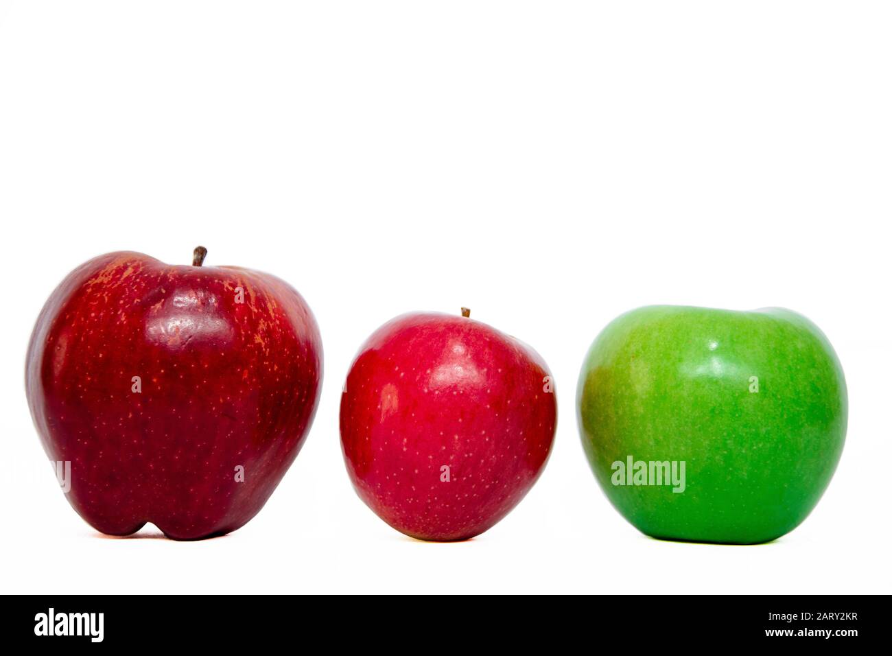 Drei Äpfel isoliert auf weißem Hintergrund Stockfoto