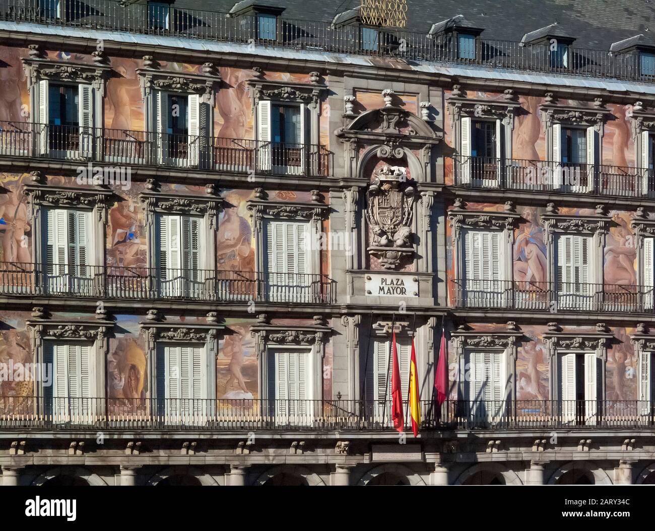 Fassade des Gebäudes an der Plaza Mayor, Madrid, Spanien Stockfoto