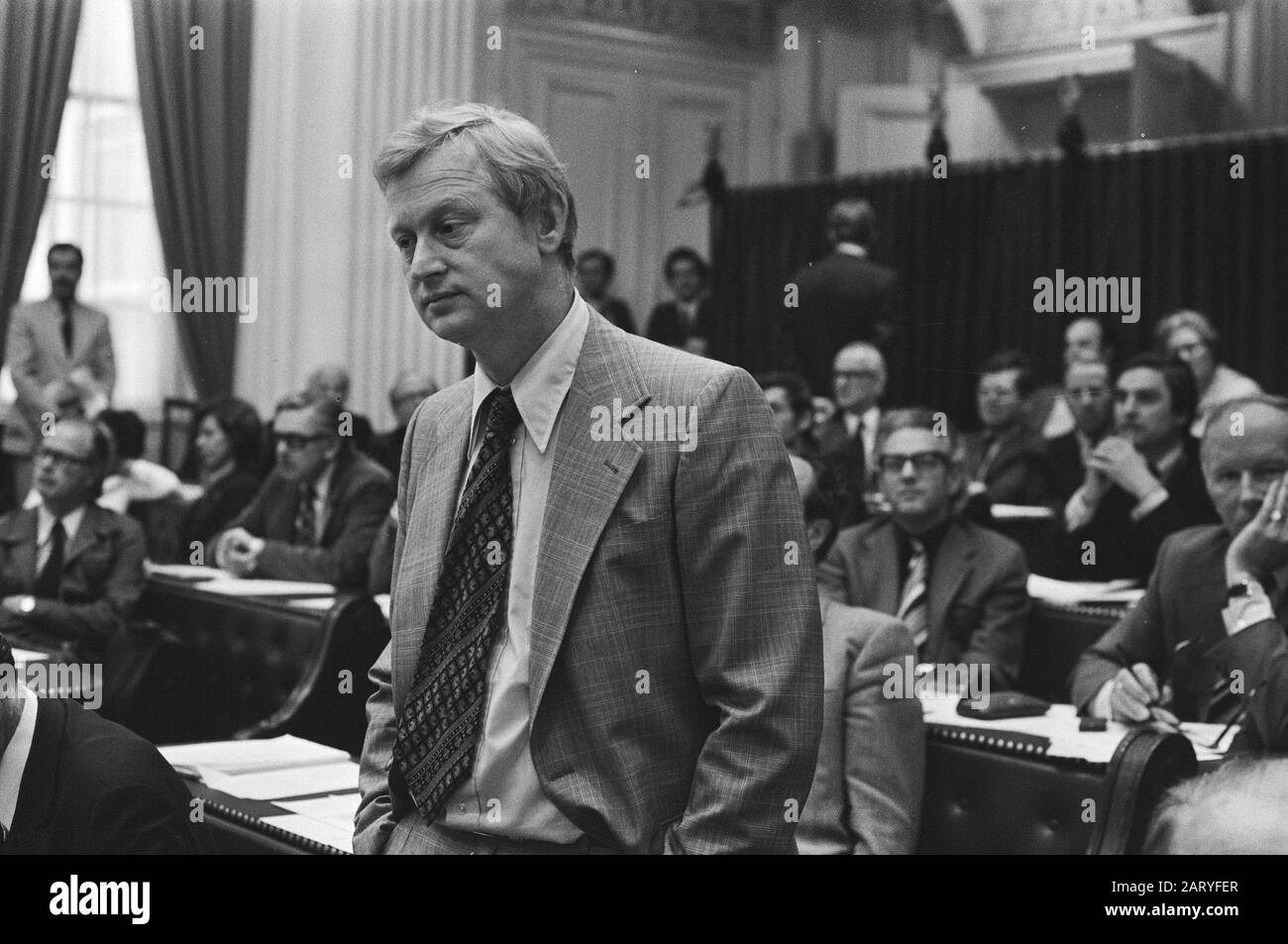 Haus: Brief mit Bezug zu Kernkraftwerken, Aantjes (zum Mikrofon), Kruisinga und Andriessen Datum: 26. Mai 1976 Stichwörter: Politischer Personenname: Andriessen, Kruisinga, Roelof: Croes, Rob C./Anefo Stockfoto