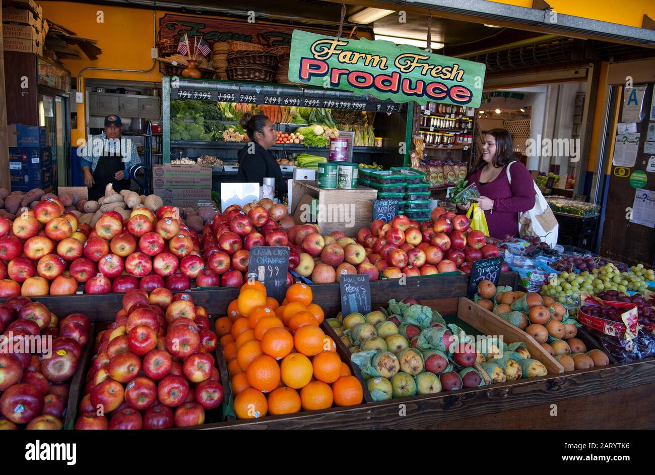 Frisches obst kaufen Fotos und Bildmaterial in hoher Auflösung Alamy