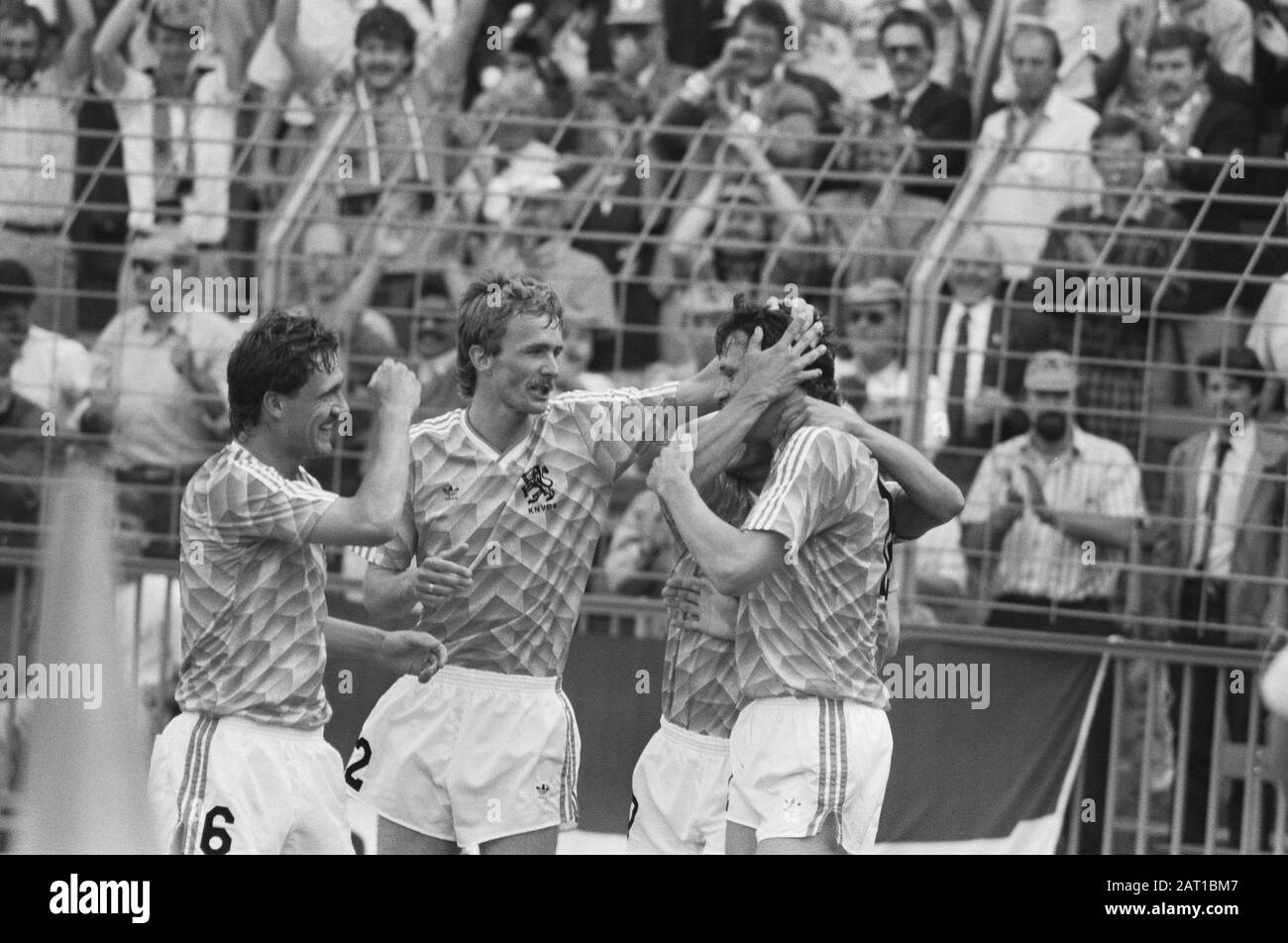 Fußball-Europameisterschaft in Westdeutschland; England gegen Niederlande 1-3 Datum: 14. Juni 1988 Ort: Deutschland, Großbritannien, Niederlande Schlagwörter: Sport, Fußball Stockfoto