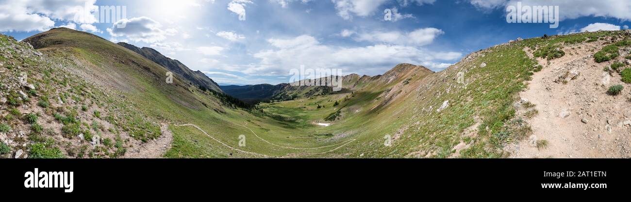 Blick nach Süden vom Gipfel des Boven Pass in Colorado, USA Stockfoto