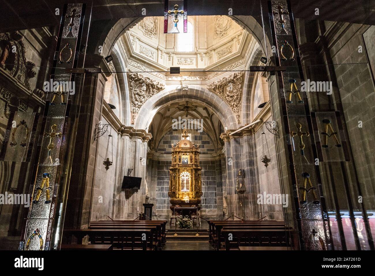 Camaleno, Spanien. Die Kapelle Lignum Crucis im Kloster Santo Toribio de Liebana Stockfoto