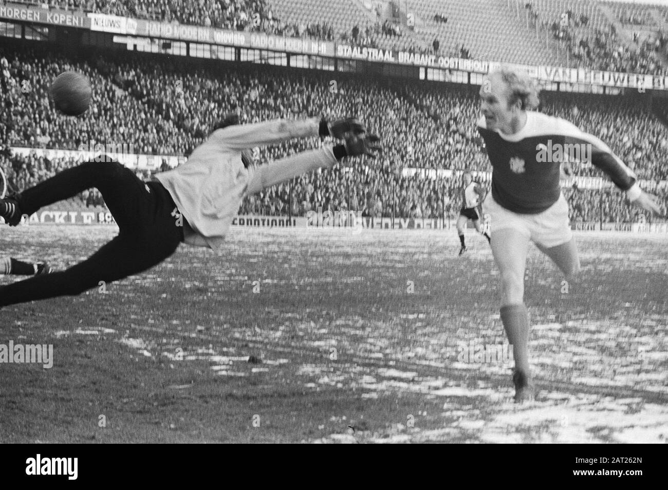 Feyenoord vs. Ajax 1-1, Geels stellt Ajax-Ausgleich in Datum: 12. Februar 1978 Schlüsselwörter: Sport, Fußball-Institution Name: Feyenoord Stockfoto