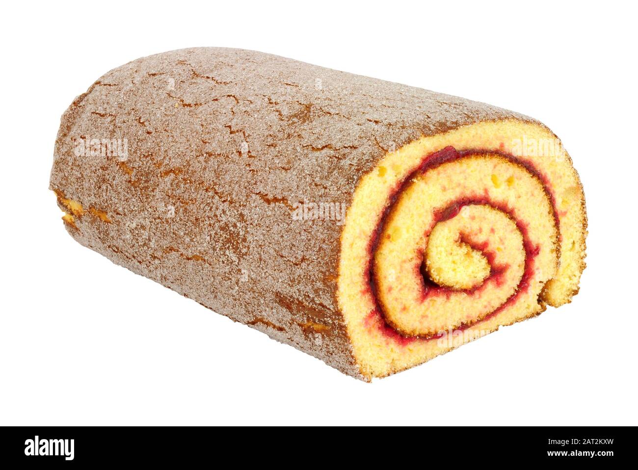 Traditioneller Schwamm Schweizer Rolle mit Himbeere Marmelade Aromafüllung isoliert auf weißem Hintergrund Stockfoto