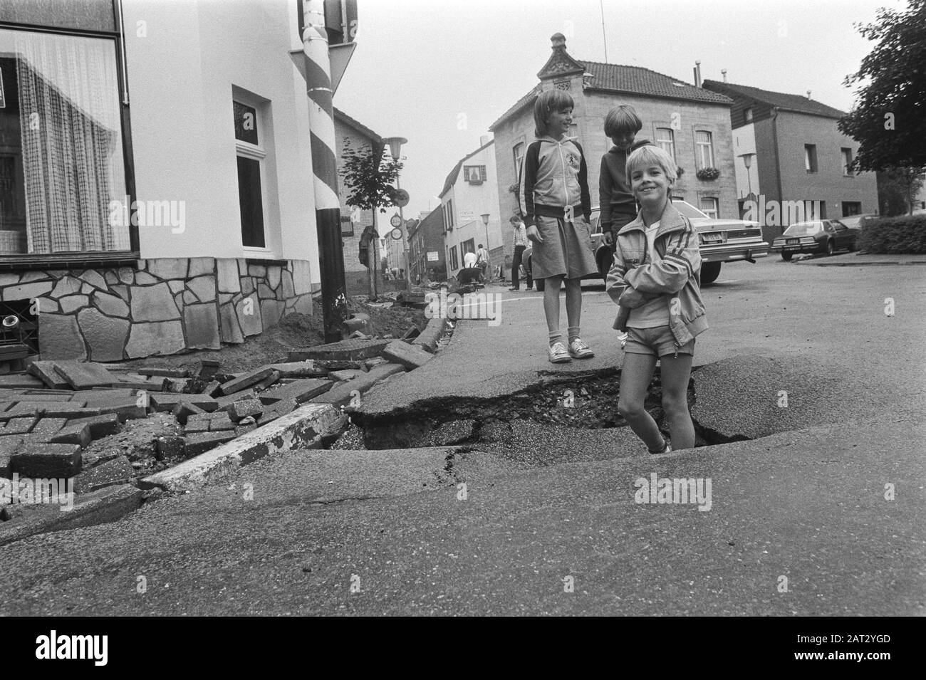 Hauptschäden durch Wolkenbruch in Süd-Limburg (Valkenburg) Datum: 10. August 1982 Standort: Limburg-Valkenburg Schlüsselwörter: Schäden, Straßen Stockfoto