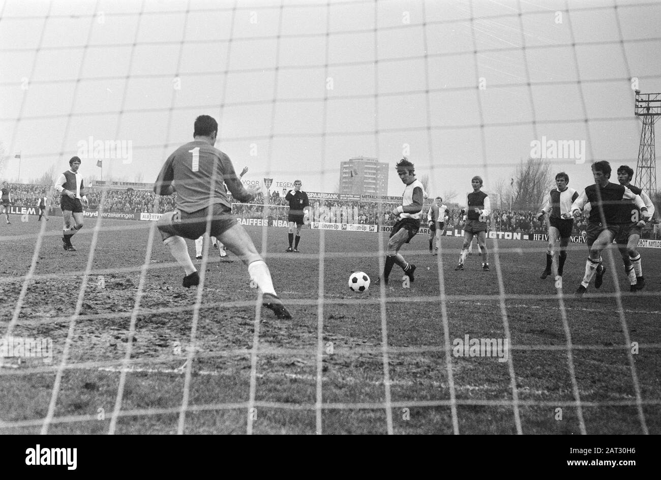 Haarlem versus Feijenoord 0-1; Tor von Van Hanegem Datum: 7. Februar 1971 Ort: Haarlem Schlagwörter: Tore, Sport, Name der Fußballeinrichtung: Feyenoord Stockfoto