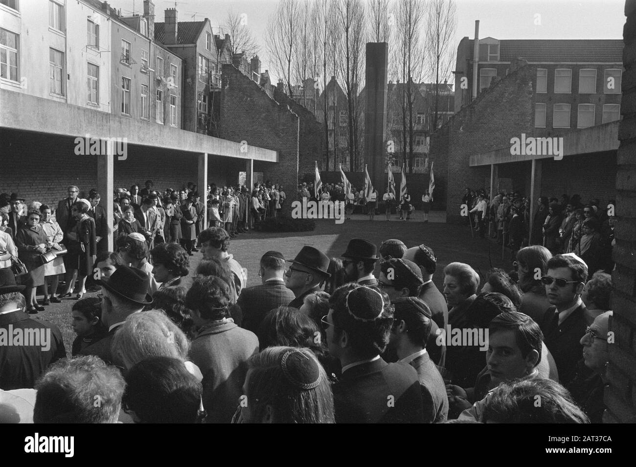Gedenkfeier in Hollandsche Schouwburg Datum: 3. Mai 1970 Stichworte: Gedenken Stockfoto