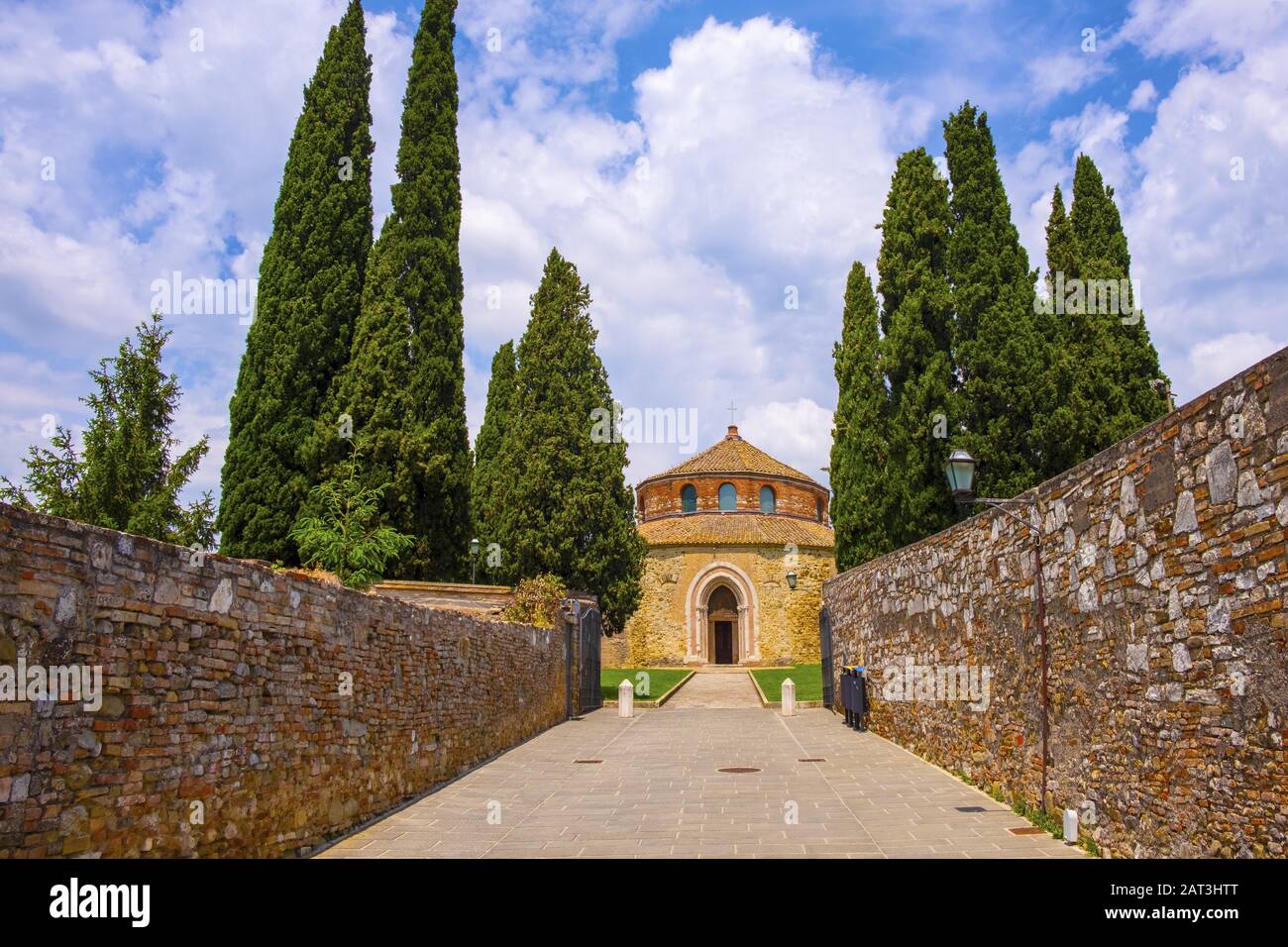 Perugia, Umbrien/Italien - 2018/05/28: V Jahrhundert Frühes Christentum St. Michel Erzengelkirche - Chiesa di San Michele Arcangelo im historischen Viertel Perugia Stockfoto