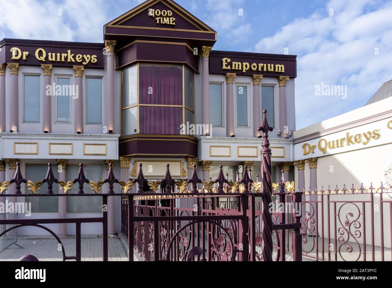 Dr. Quirkeys Good Time Emporium, ein Casino an der Phibsboro Road, Dublin. Stockfoto