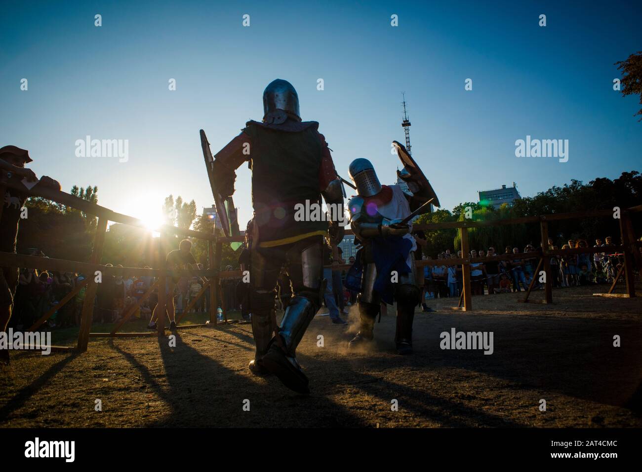 Edelmut kämpft gegen Wiederaufbaupartien in Charkiw, Ukraine Stockfoto