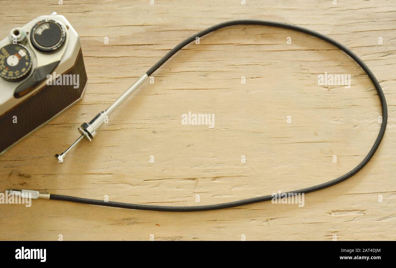 Klassisches Shutter-Kabel, das auf der Filmkamera sofort einsatzbereit ist Stockfoto