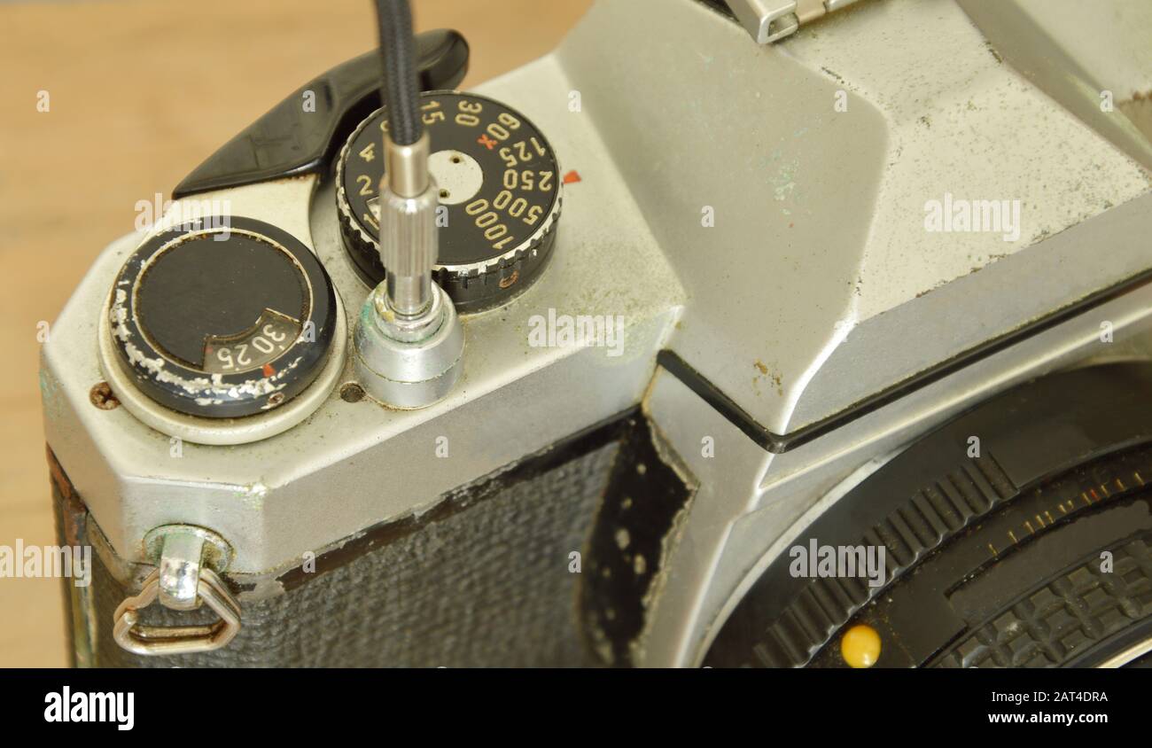 Klassisches Shutter-Kabel, das auf der Filmkamera sofort einsatzbereit ist Stockfoto