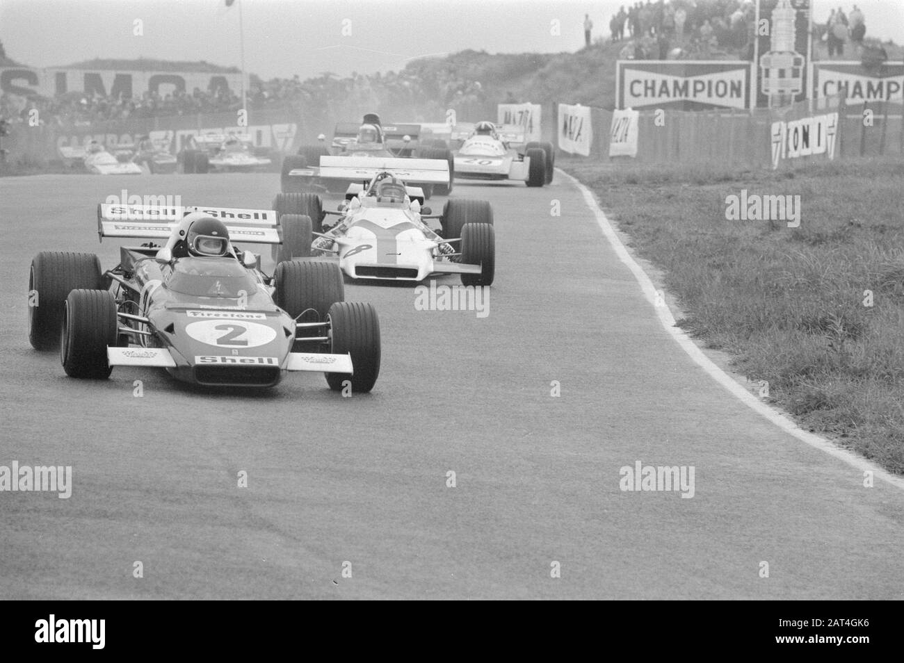 Großer Preis der niederländischen Formel-1-Wagen, Zandvoort Jacky Ickx auf dem Kopf, hinter ihm Pedro Rodriguez in BMW Datum: 20. Juni 1971 Ort: Noord-Holland, Zandvoort Schlüsselwörter: Motorsport, Rennstrecken, Rennwagen, Rennen, Wettbewerbe persönlicher Name: Ickx, Jacky, Rodriguez, Pedro Stockfoto
