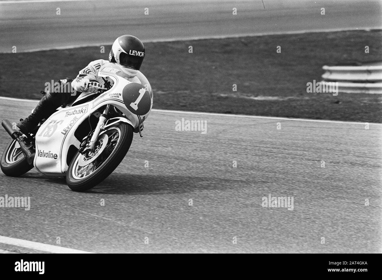 Motorrennen auf Zandvoort Jack Middelburg (Sieger 350 cc) in Aktion Datum: 22. april 1979 Ort: Noord-Holland, Zandvoort Schlüsselwörter: Rennstrecken, Motorsport Personenname: Jack Middelburg Stockfoto