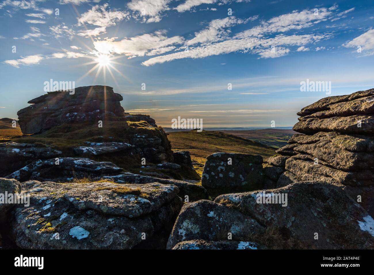 Arms Tor, das auf Widgery blickt, kreuzen sich am Brat Tor. Weihnachtstag 2019 Stockfoto