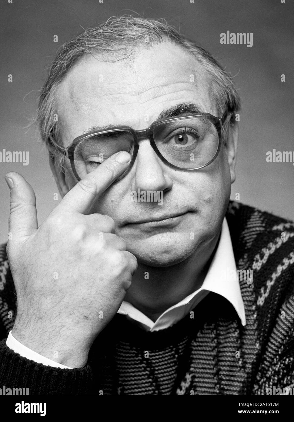 Roy Hudd OBE. Porträt im April 1988 Stockfoto