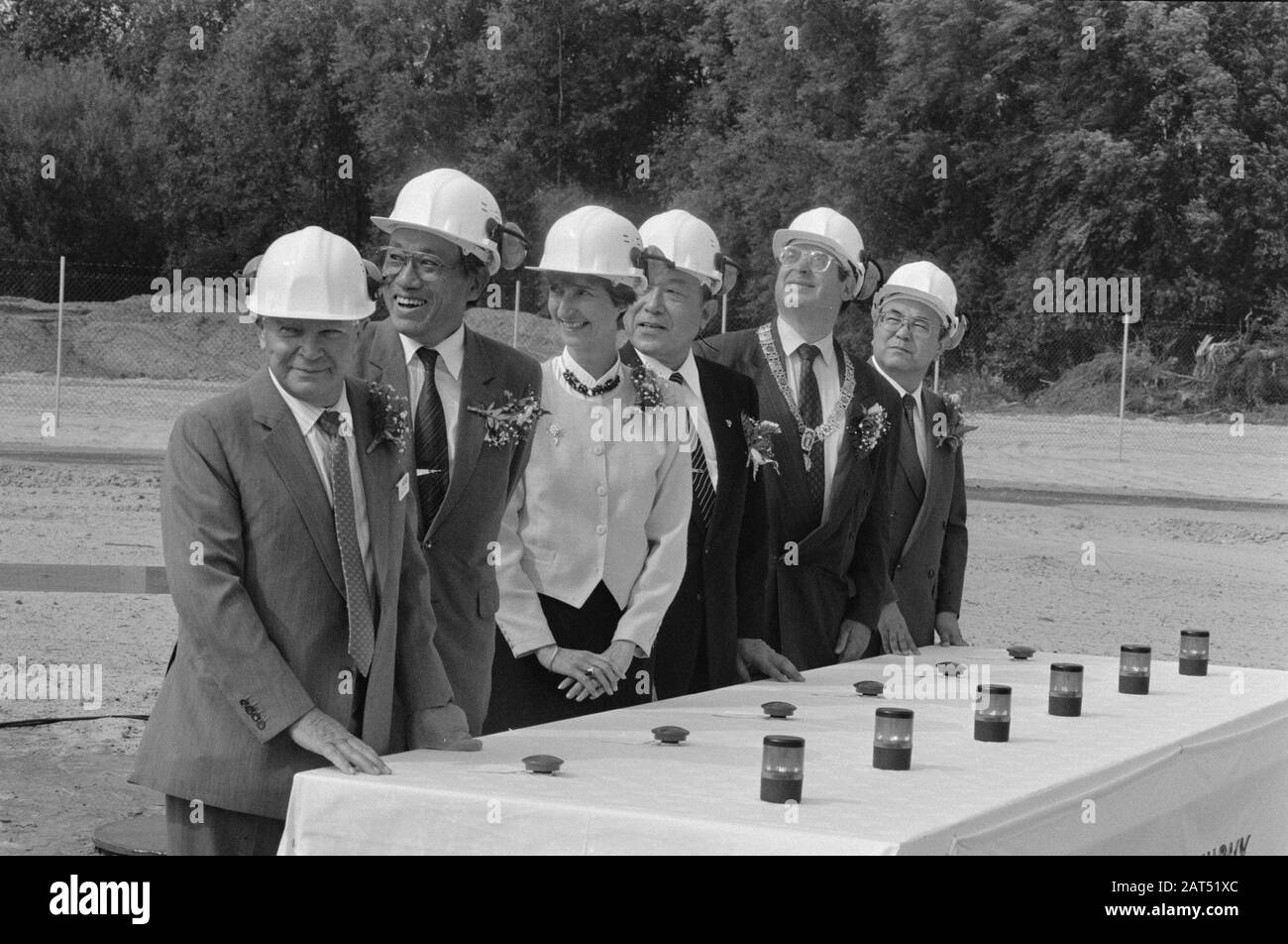 Der erste Posten für das Büro von Nissan Europe wird im Roekerpolder in den Büros von Amsterdam, Autofirmen, Polders Datum: 11. September 1989 Standort: Amsterdam, Noord-Holland Schlagwörter: Autofirmen, Büros, Polder geschlagen Stockfoto