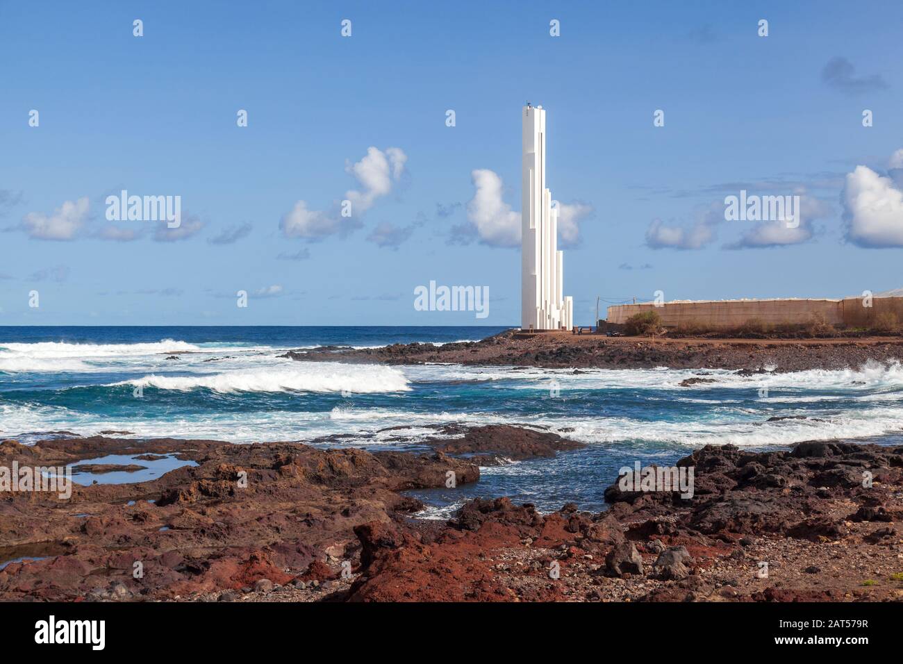 Der Leuchtturm Punta del Hidalgo ist ein aktiver Leuchtturm in Punta del Hidalgo innerhalb der Gemeinde San Cristóbal de La Laguna im Nordosten von teneras Stockfoto