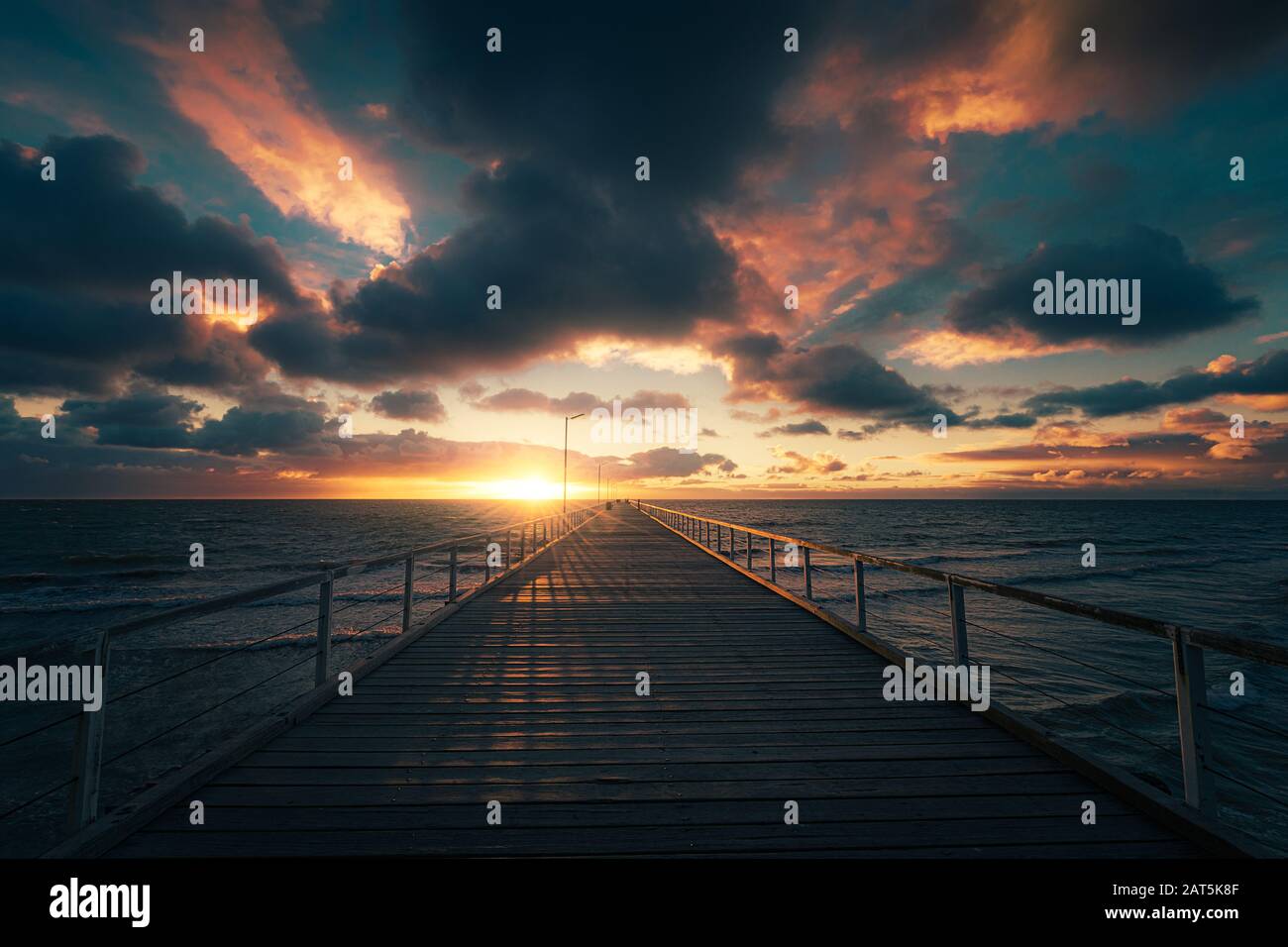 Sonnenuntergang am Semaphore Jetty, Adelaide, Australien Stockfoto