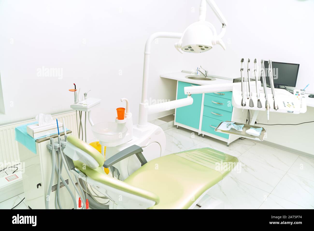 Innenraum einer modernen Zahnarztpraxis Stockfoto