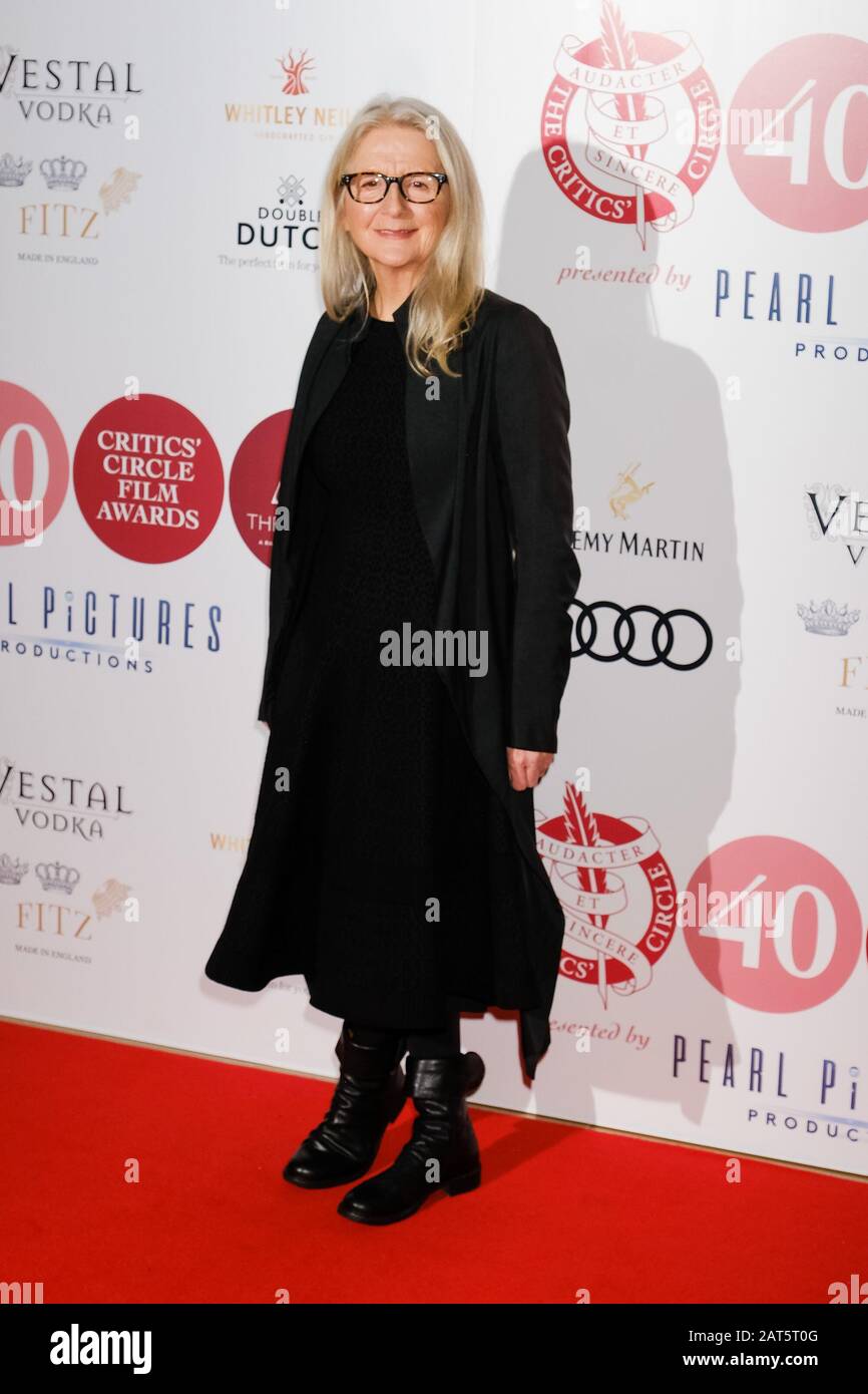 London, Großbritannien. Januar 2020. GROSSBRITANNIEN. Donnerstag, 30. Januar 2020. Sally Potter nimmt an den 40. London Critic Circle Film Awards im May Fair Hotel, London, mit. Bild nach Gutschrift: Julie Edwards/Alamy Live News Stockfoto