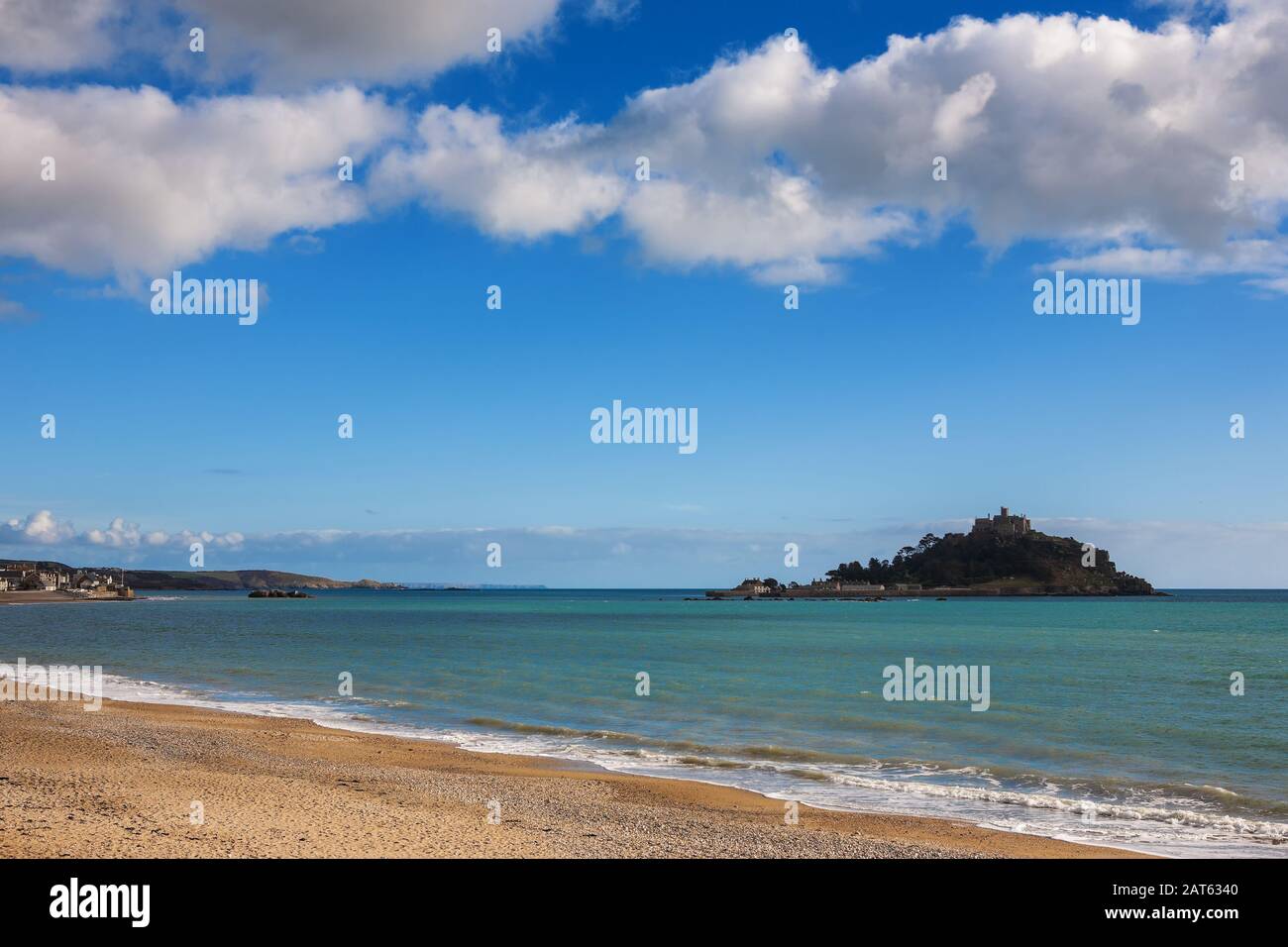 ST Michael's Mount aus Marazion Green, Cornwall, England, Großbritannien Stockfoto