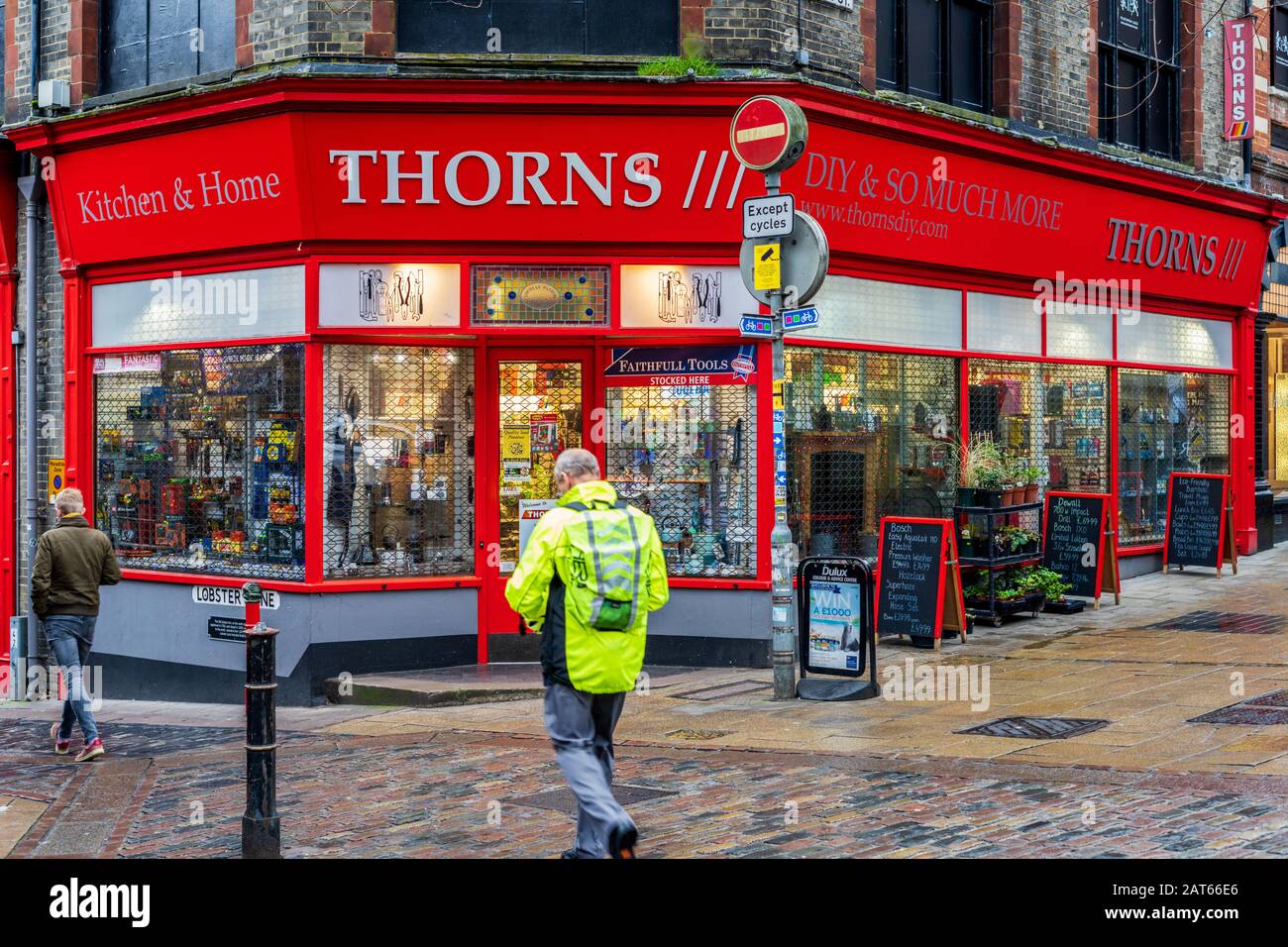 Thorns DIY Store im Zentrum von Norwich. Heimwerkergeschäft im Stadtzentrum. Eisenwarenladen. Eisenwarenladen. Stockfoto