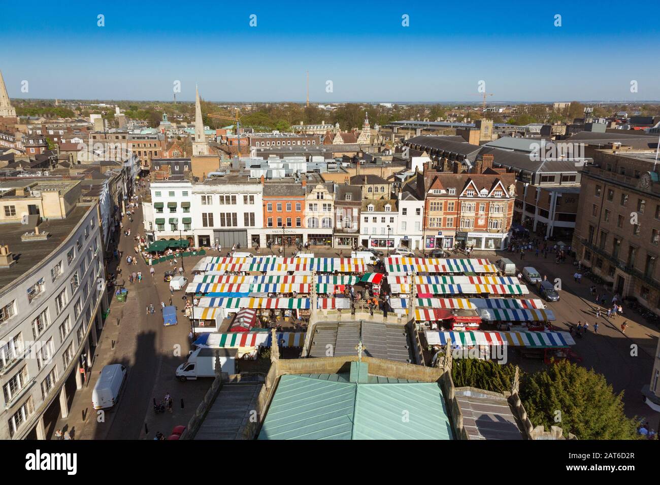Cambridge Market Square mit dem Outdoor-Markt, Großbritannien Stockfoto