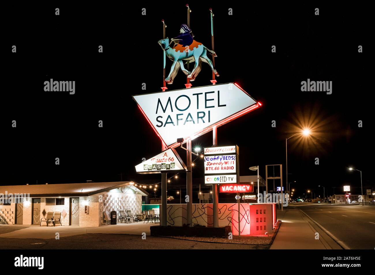 Classic Motel Safari, liebevoll renoviert und gepflegt, entlang Der Historischen Route 66 in Tucumcari, New Mexico, USA [keine Freigabe für Immobilien; zur Bearbeitung verfügbar Stockfoto