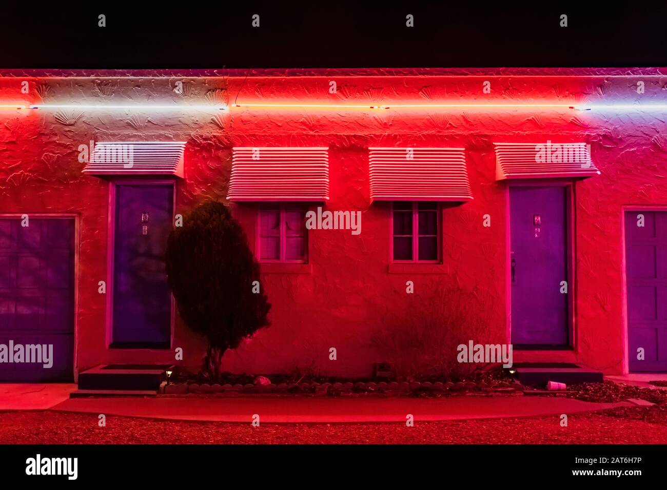 Classic Blue Swallow Motel entlang Der Historischen Route 66 in Tucumcari, New Mexico, USA [keine Eigentumsfreigabe, und Schilder sind markenrechtlich geschützt; av Stockfoto