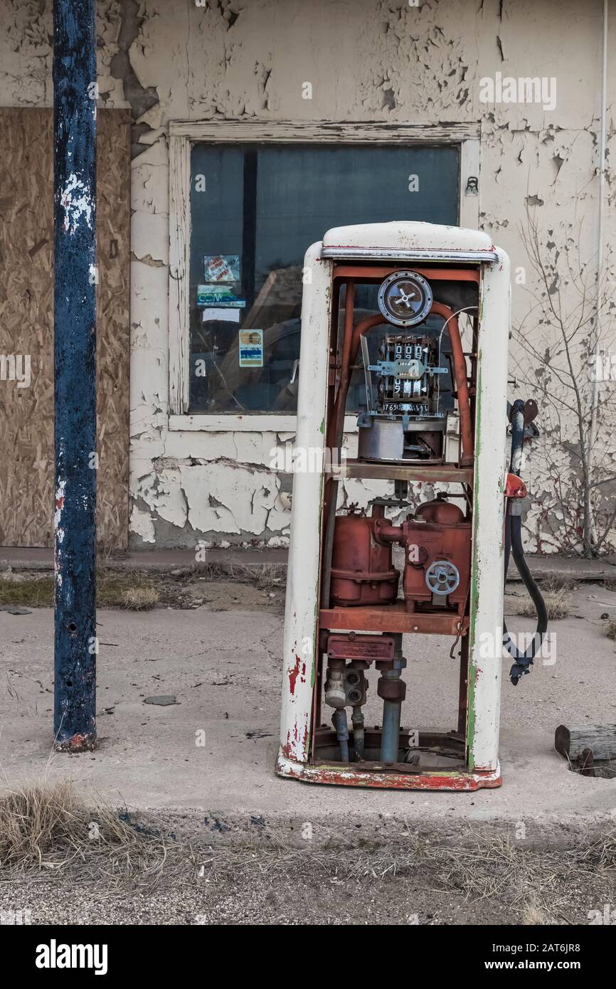 Verlassene Servicestation entlang Der Historischen Route 66 in San Jon, New Mexico, USA [keine Eigentumsfreigabe; nur für redaktionelle Lizenzierung verfügbar] Stockfoto