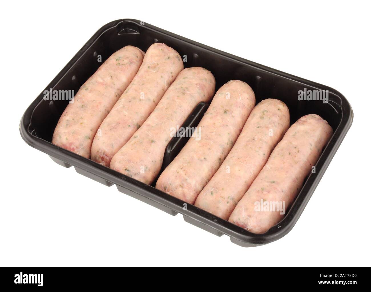 Tablett mit rohen Schweinewürsten isoliert auf weißem Hintergrund Stockfoto