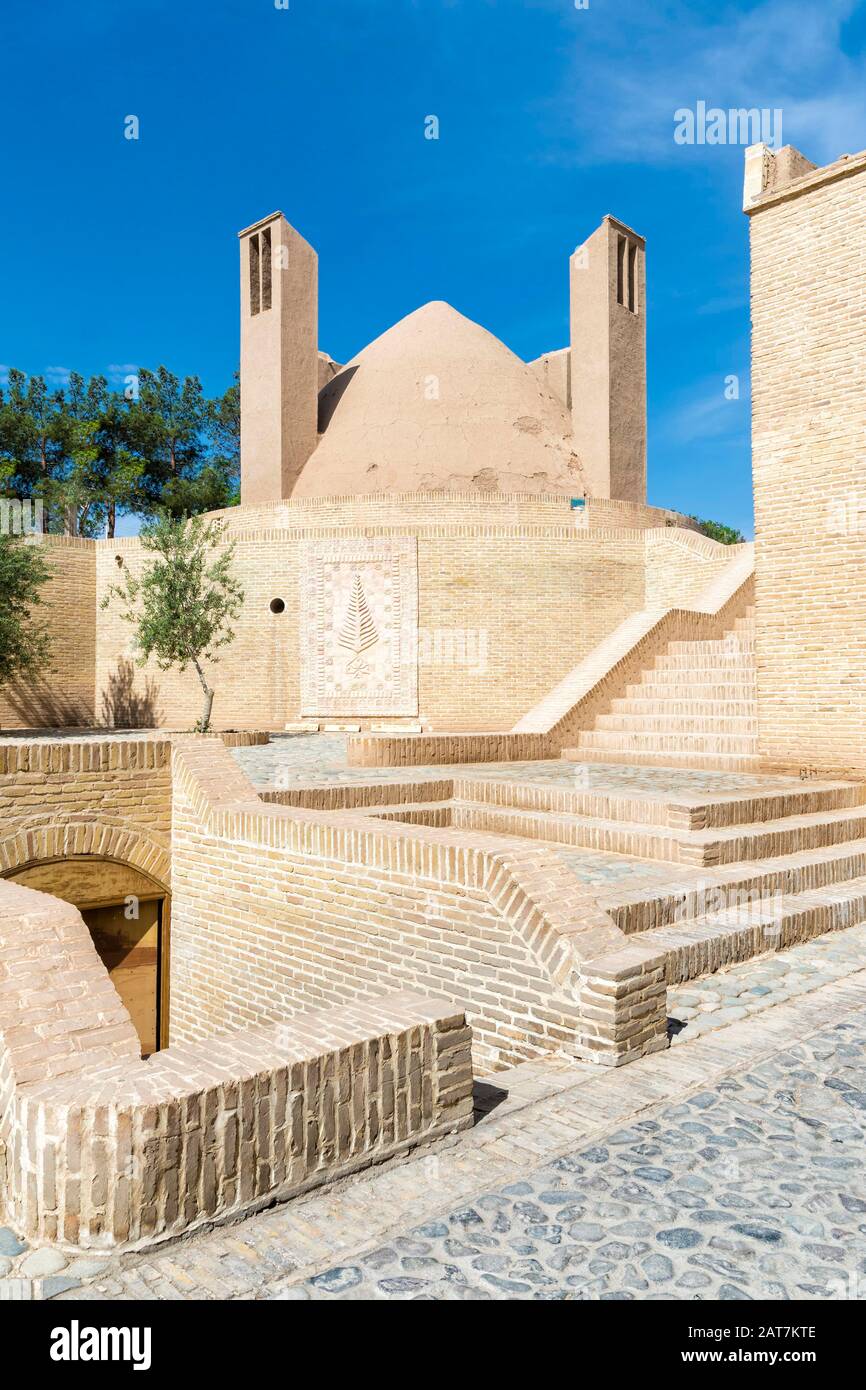 Windfänger und Wasserreservoir, Caravanserai, Meybod, Provinz Yazd, Iran Stockfoto