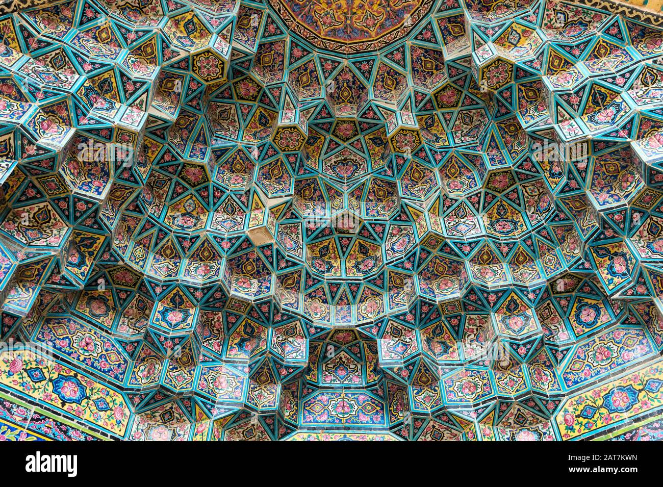 Nasir-ol-Molk-Moschee, Fliesen- und festsitzende Decken, Shiraz, Provinz Fars, Iran Stockfoto