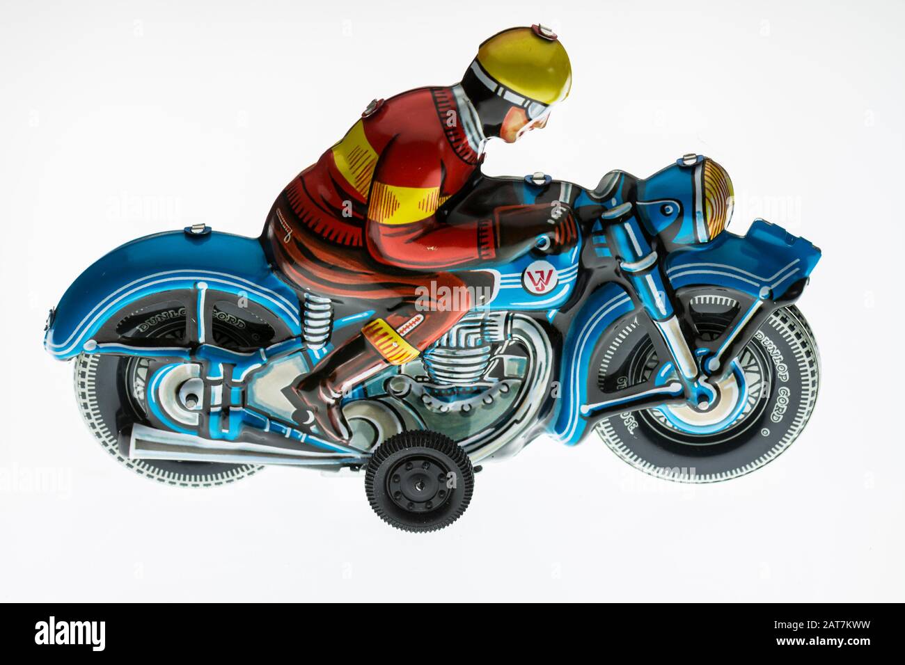 Nostalgisches Blechspielzeug, Motorradfahrer aus den 1950er Jahren, weißer Hintergrund, Deutschland Stockfoto