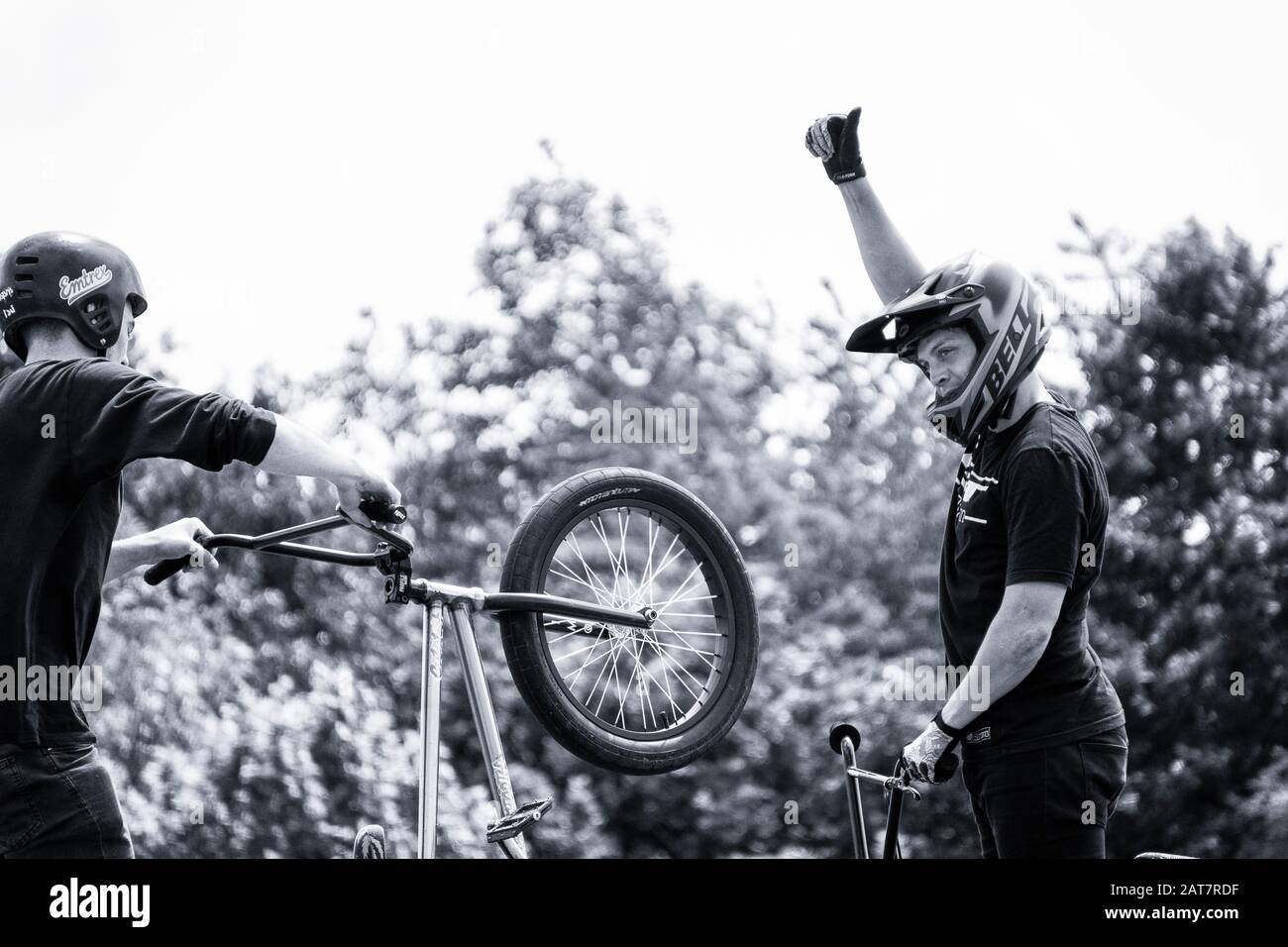 BMX-Freestylers auf einer lokalen Landschau, Banbury, Juni 2019 Stockfoto